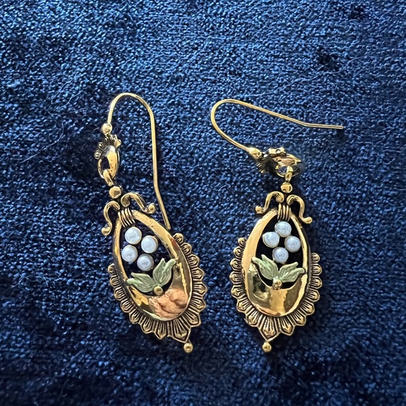 Vintage Bohemian Gold and Pearl Floral Dangle Earrings - Picture 5 of 5